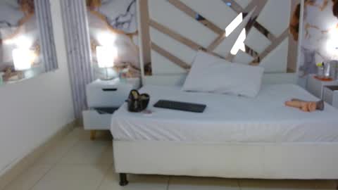 Vanessa Hard online show from 4, 10, 2025