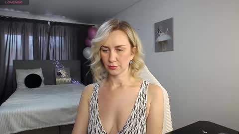 Snapshot of vanessakleiner chatting on 1, 3, 2025 Vanessa online show from 1, 3, 2025