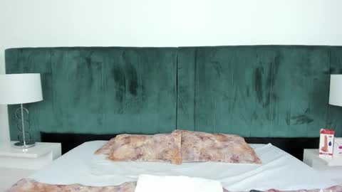 Snapshot of vanessaparis_ chatting on 28, 9, 2025 Vanessa Sexy Paris online show from 28, 9, 2025