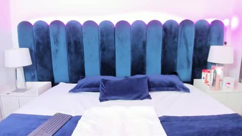 Snapshot of vanessaparis_ chatting on 7, 11, 2025 Vanessa Sexy Paris online show from 7, 11, 2025