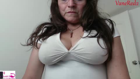 Vanesared2 online show from 25, 2, 2025