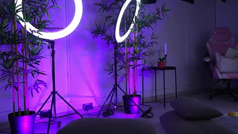 Vanessa Simon online show from 11, 1, 2025