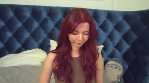 Snapshot of vanessavienne chatting on 15, 5, 2026 VanessaVienne online show from 15, 5, 2026