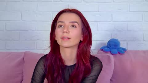 Snapshot of vanessavienne chatting on 17, 5, 2026 VanessaVienne online show from 17, 5, 2026