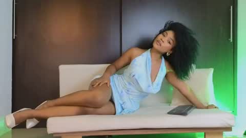 Snapshot of vanestrauss chatting on 18, 7, 2026 New account follow me online show from 18, 7, 2026