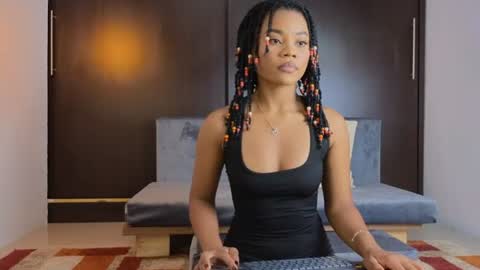 Snapshot of vanestrauss chatting on 23, 7, 2026 New account follow me online show from 23, 7, 2026