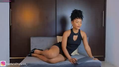 Snapshot of vanestrauss chatting on 31, 7, 2026 New account follow me online show from 31, 7, 2026
