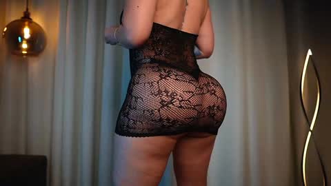 Snapshot of vaniaa_ chatting on 27, 12, 2024 Vania online show from 27, 12, 2024