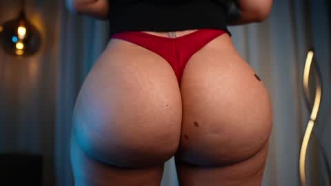 Snapshot of vaniaa_ chatting on 13, 1, 2025 Vania online show from 13, 1, 2025