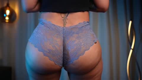 Snapshot of vaniaa_ chatting on 24, 1, 2025 Vania online show from 24, 1, 2025