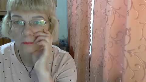 Snapshot of vanillaxcreamy chatting on 11, 12, 2024 Vanillaxcreamy online show from 11, 12, 2024