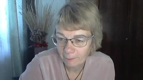 Snapshot of vanillaxcreamy chatting on 5, 11, 2025 Vanillaxcreamy online show from 5, 11, 2025