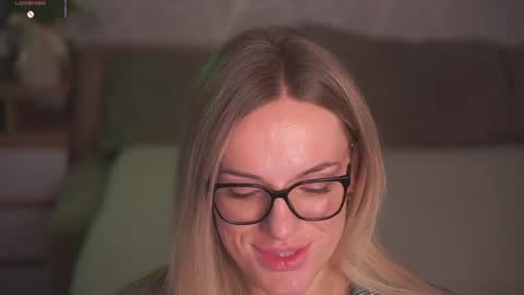 Sophie online show from 25, 4, 2026
