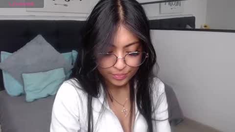 Snapshot of vannesweet_ chatting on 1, 2, 2025 vane online show from 1, 2, 2025