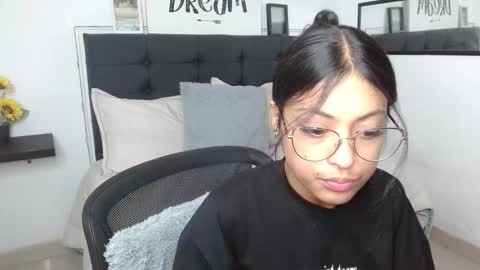 Snapshot of vannesweet_ chatting on 16, 9, 2025 vane online show from 16, 9, 2025