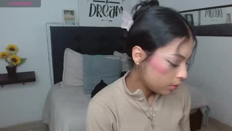 Snapshot of vannesweet_ chatting on 5, 10, 2025 vane online show from 5, 10, 2025