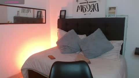 Snapshot of vannesweet_ chatting on 10, 10, 2025 vane online show from 10, 10, 2025