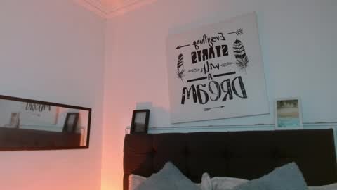 Snapshot of vannesweet_ chatting on 17, 10, 2025 vane online show from 17, 10, 2025