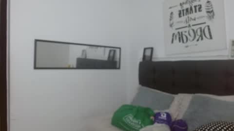 Snapshot of vannesweet_ chatting on 18, 10, 2025 vane online show from 18, 10, 2025