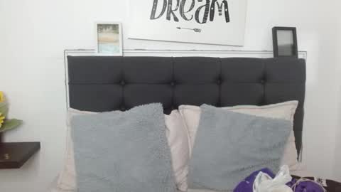 Snapshot of vannesweet_ chatting on 20, 10, 2025 vane online show from 20, 10, 2025