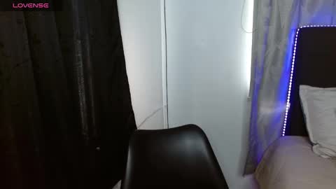 Snapshot of vannesweet_ chatting on 24, 10, 2025 vane online show from 24, 10, 2025