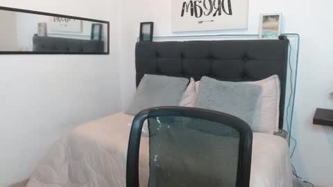 Snapshot of vannesweet_ chatting on 4, 11, 2025 vane online show from 4, 11, 2025