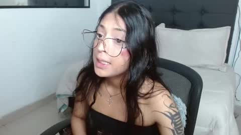 Snapshot of vannesweet_ chatting on 6, 11, 2025 vane online show from 6, 11, 2025