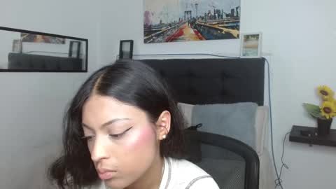 Snapshot of vannesweet_ chatting on 13, 11, 2025 vane online show from 13, 11, 2025