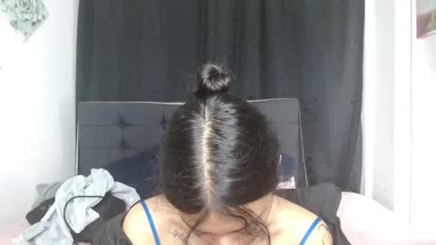 Snapshot of vannesweet_ chatting on 14, 12, 2025 vane online show from 14, 12, 2025