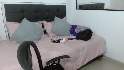 Snapshot of vannesweet_ chatting on 3, 2, 2026 vane online show from 3, 2, 2026