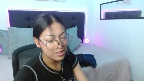 Snapshot of vannesweet_ chatting on 10, 3, 2026 vane online show from 10, 3, 2026
