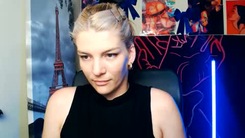 Snapshot of vanrey_ chatting on 26, 5, 2026 Vanessa online show from 26, 5, 2026