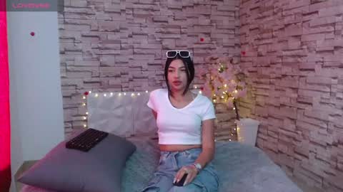 Snapshot of vanse_lust chatting on 4, 2, 2025 Karuna online show from 4, 2, 2025