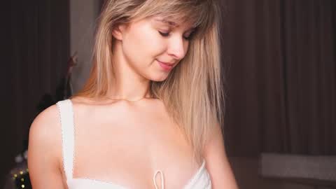 Heeeeey Im Hanna the art of tease  online show from 28, 12, 2024