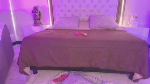 Snapshot of vega_roux chatting on 21, 12, 2025 VEGA online show from 21, 12, 2025