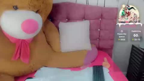 Vicky online show from 31, 12, 2024