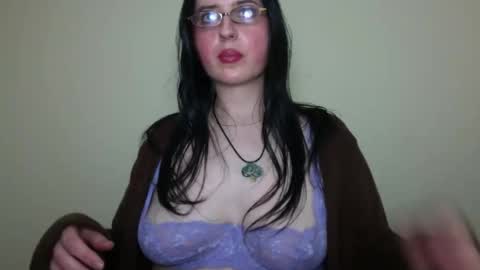 velira_ online show from 5, 12, 2025