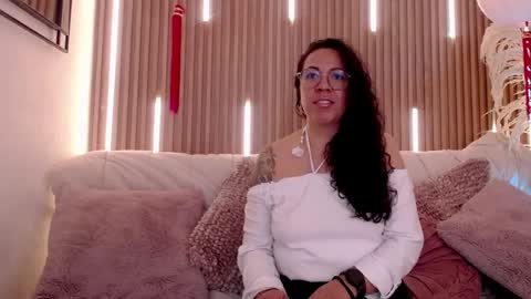 Emma Curly online show from 27, 5, 2026