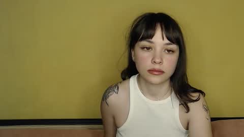 velvet_dreamykitty online show from 6, 3, 2026