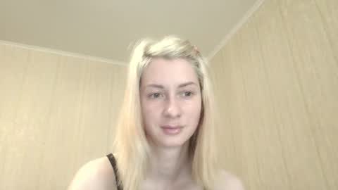 Velvet Pearl online show from 28, 6, 2026