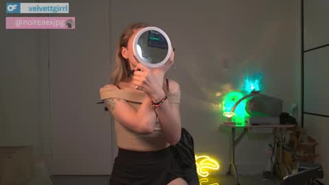 VelvetTGirl online show from 19, 4, 2026