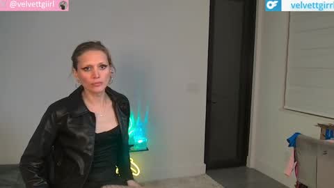 VelvetTGirl online show from 4, 6, 2026