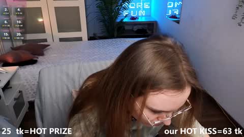 Snapshot of velvetvalkyries chatting on 14, 12, 2024 CLEOshort hair TIna long hair online show from 14, 12, 2024