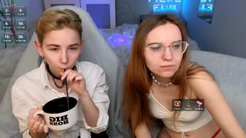 Snapshot of velvetvalkyries chatting on 4, 1, 2025 CLEOshort hair TIna long hair online show from 4, 1, 2025