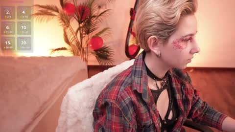 Snapshot of velvetvalkyries chatting on 8, 2, 2025 CLEOshort hair TIna long hair online show from 8, 2, 2025