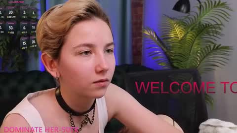 Snapshot of velvetvalkyries chatting on 2, 3, 2025 CLEOshort hair TIna long hair online show from 2, 3, 2025