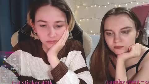 Snapshot of velvetvalkyries chatting on 24, 9, 2025 CLEOshort hair TIna long hair online show from 24, 9, 2025