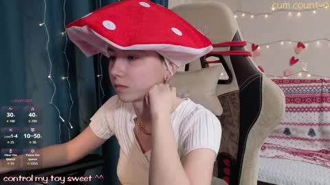 Snapshot of velvetvalkyries chatting on 8, 2, 2026 CLEOshort hair TIna long hair online show from 8, 2, 2026