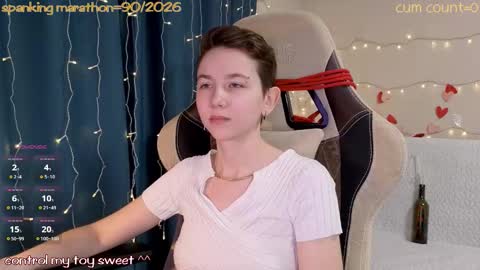 Snapshot of velvetvalkyries chatting on 28, 2, 2026 CLEOshort hair TIna long hair online show from 28, 2, 2026