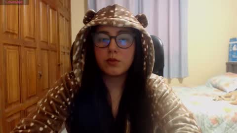 Snapshot of venus_cat_ chatting on 15, 12, 2025 Venus online show from 15, 12, 2025